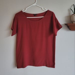 Club Monaco 100% Silk Maroon Short Sleeve Top Blouse Extra Small